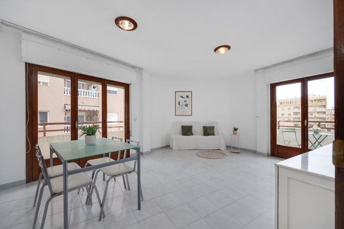 Image No.1-3 Bed Apartment for sale