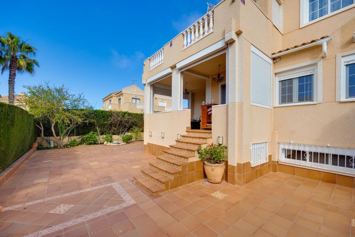 Image No.1-Villa de 5 chambres à vendre à Torrevieja