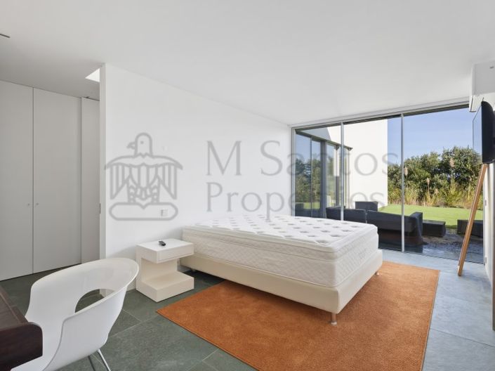 Image No.16-4 Bed House for sale