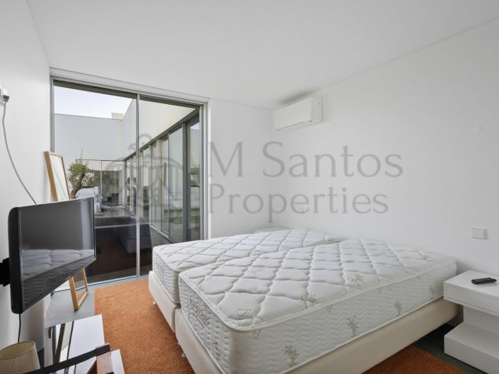 Image No.22-4 Bed House for sale