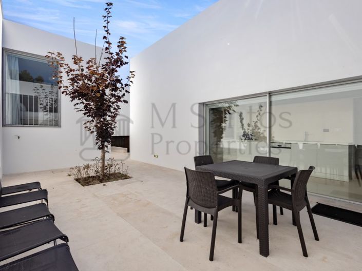 Image No.26-3 Bed House for sale