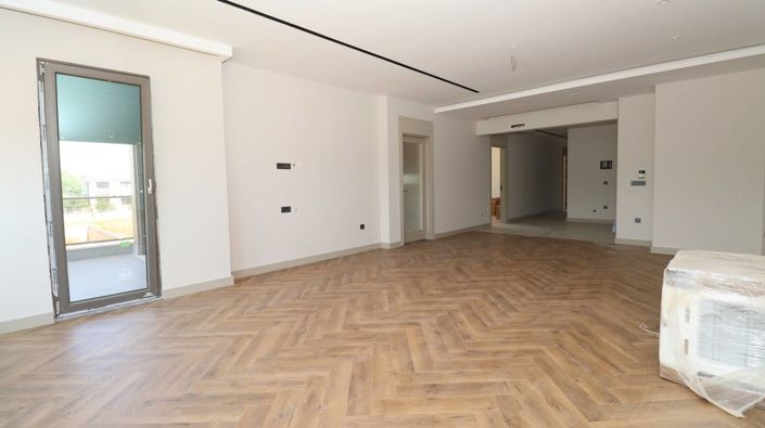 Image No.53-4 Bed Apartment for sale