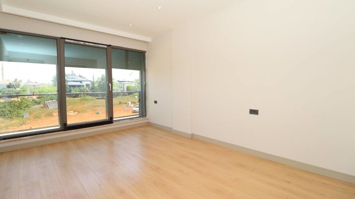 Image No.66-4 Bed Apartment for sale