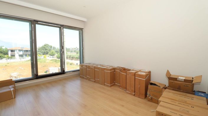 Image No.72-4 Bed Apartment for sale