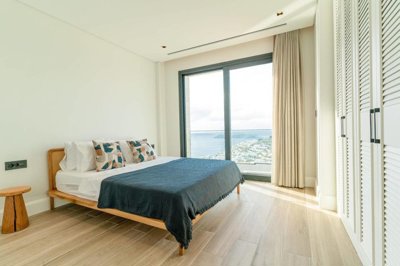 Interior 5