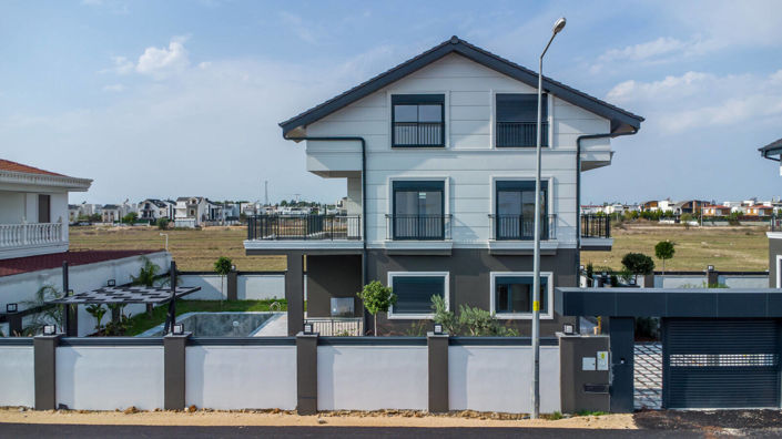 Image No.2-4 Bed House/Villa for sale