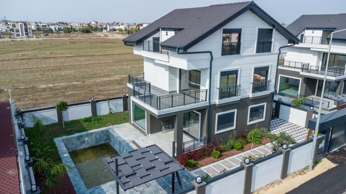 Image No.3-4 Bed House/Villa for sale
