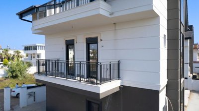 Exterior 3