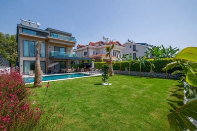 Exterior 2