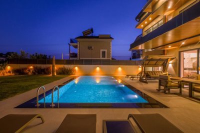 Exterior 4