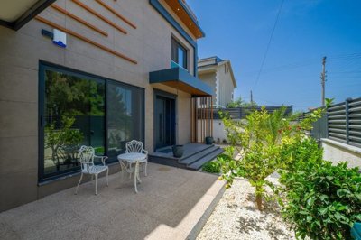 Exterior 5
