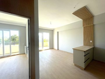 Interior 5
