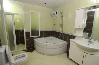 Interior 9