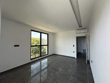 Interior 5