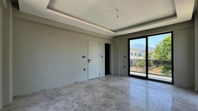 Interior 6