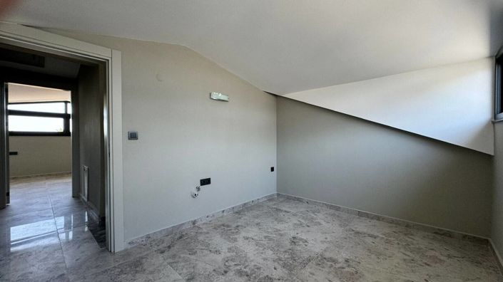 Image No.23-4 Bed House/Villa for sale