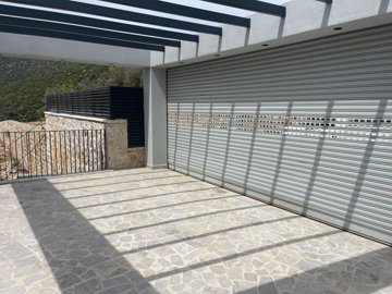 Exterior 4