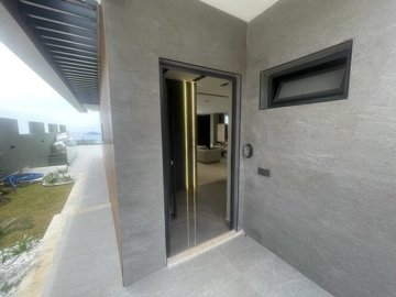 Exterior 6