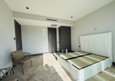 Interior 9