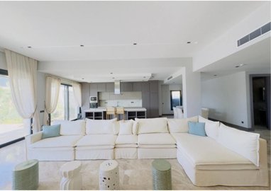 Interior 2