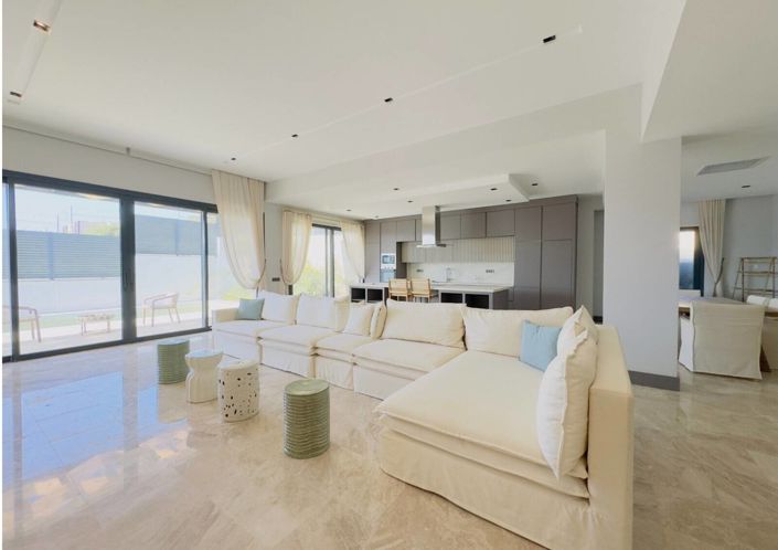 Image No.6-5 Bed House/Villa for sale