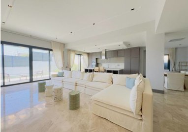 Interior 3