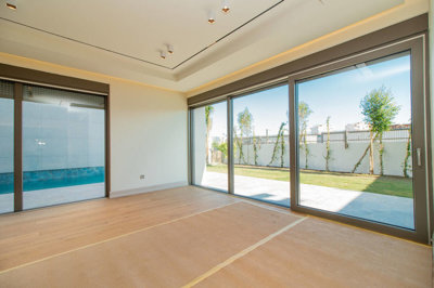 Interior 6