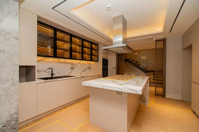 Interior 7