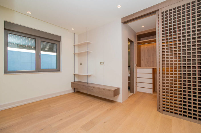 Image No.32-6 Bed House/Villa for sale