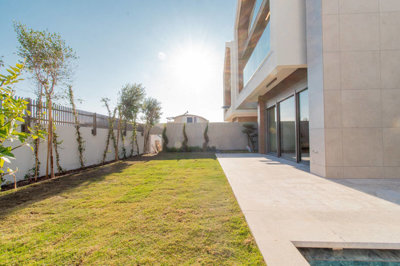 Exterior 6