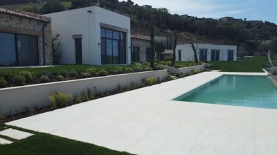 Exterior 11
