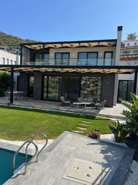 Exterior 3