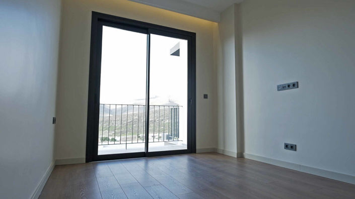 Image No.10-4 Bed House/Villa for sale