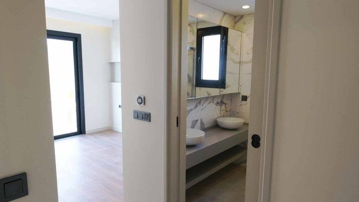 Image No.12-4 Bed House/Villa for sale