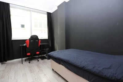 Interior 9