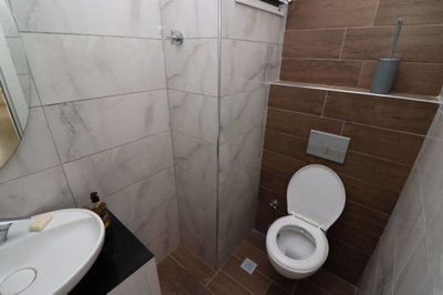 Interior 11
