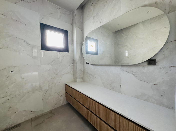 Image No.26-4 Bed House/Villa for sale