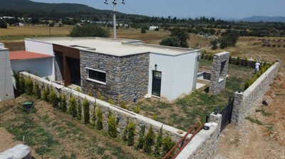 Exterior 3