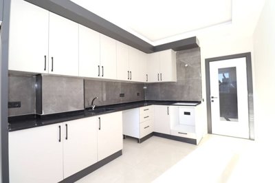 Interior 5