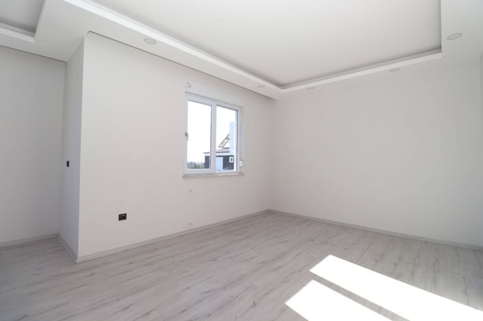 Image No.11-4 Bed Apartment for sale