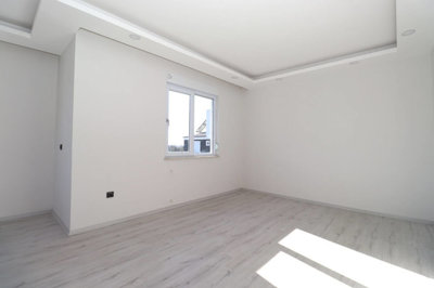 Interior 6