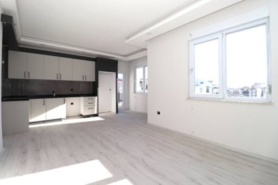 Interior 8