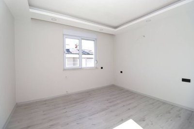 Interior 9