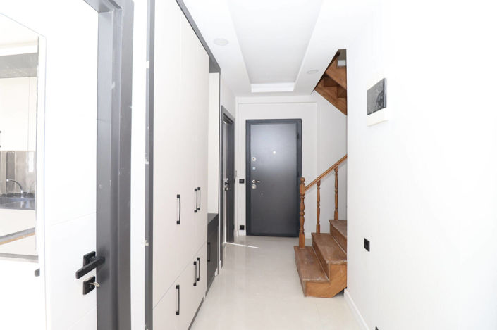 Image No.21-4 Bed Apartment for sale