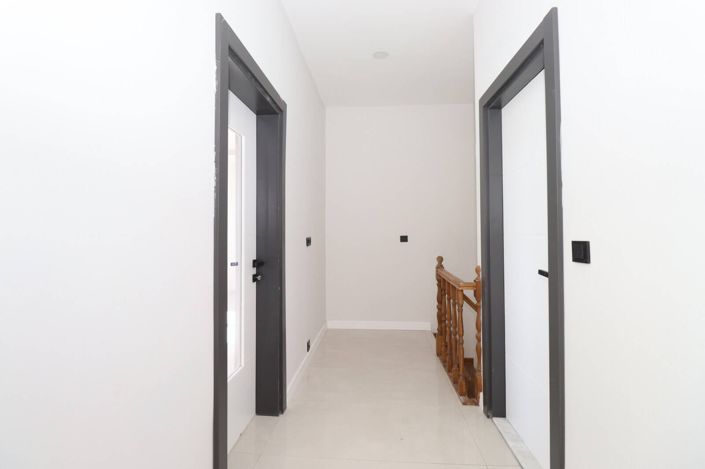 Image No.22-4 Bed Apartment for sale