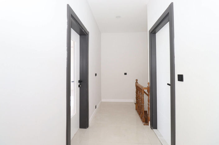 Image No.22-4 Bed Apartment for sale
