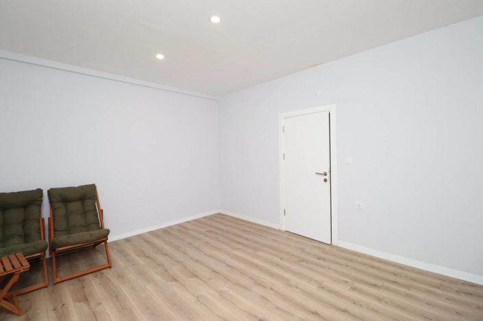 Image No.10-3 Bed Apartment for sale