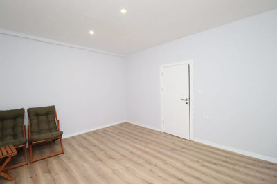 Interior 6