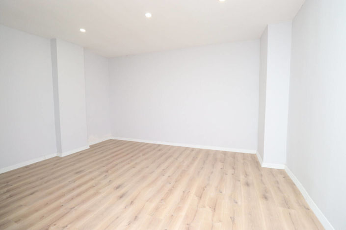 Image No.11-3 Bed Apartment for sale