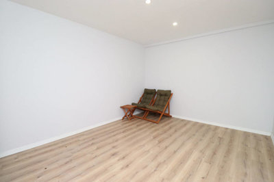 Interior 8